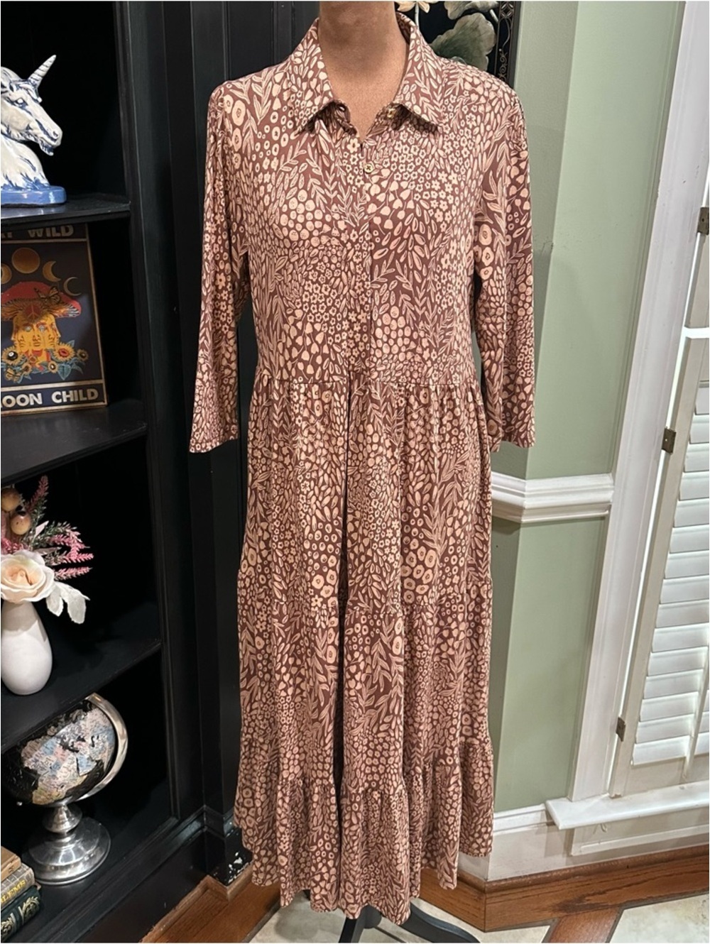 Duffield Lane “Merritt” Midi Dress – Mocha Forest – Size Medium (Fits 8–10)